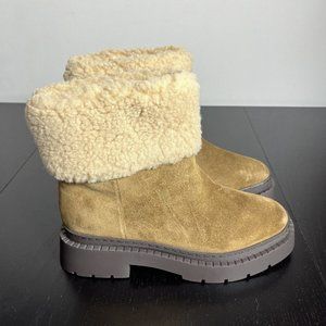 MARC FISHER Womens Size 7M Vina Lug Sole Boots in Medium Natural (Tan) Suede.